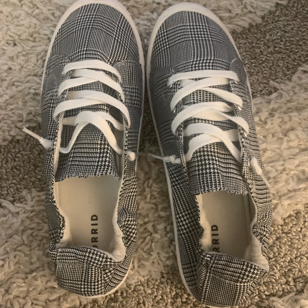 Torrid sneakers . Black and white